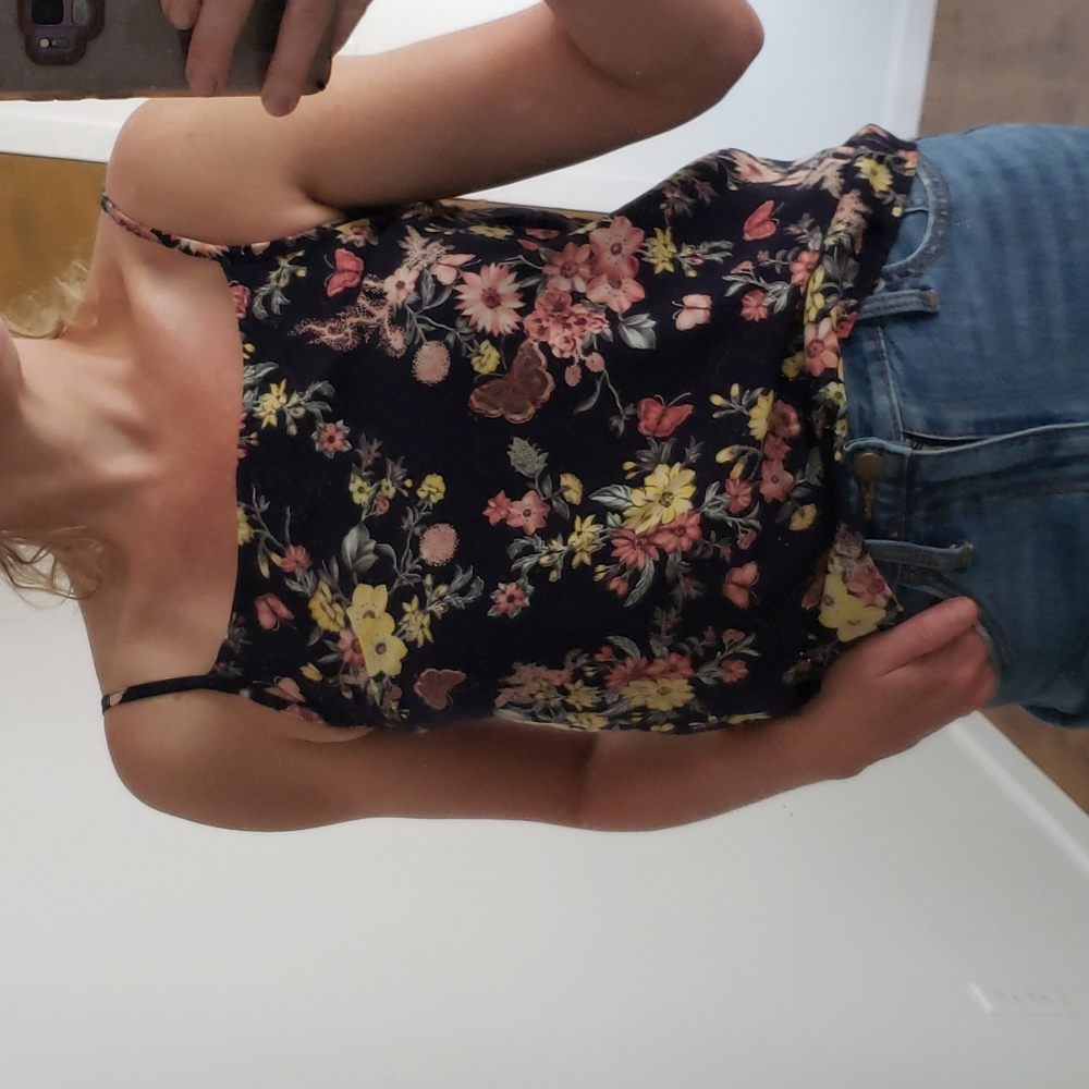 🖤 3/$15 Butterfly Top, Size Small